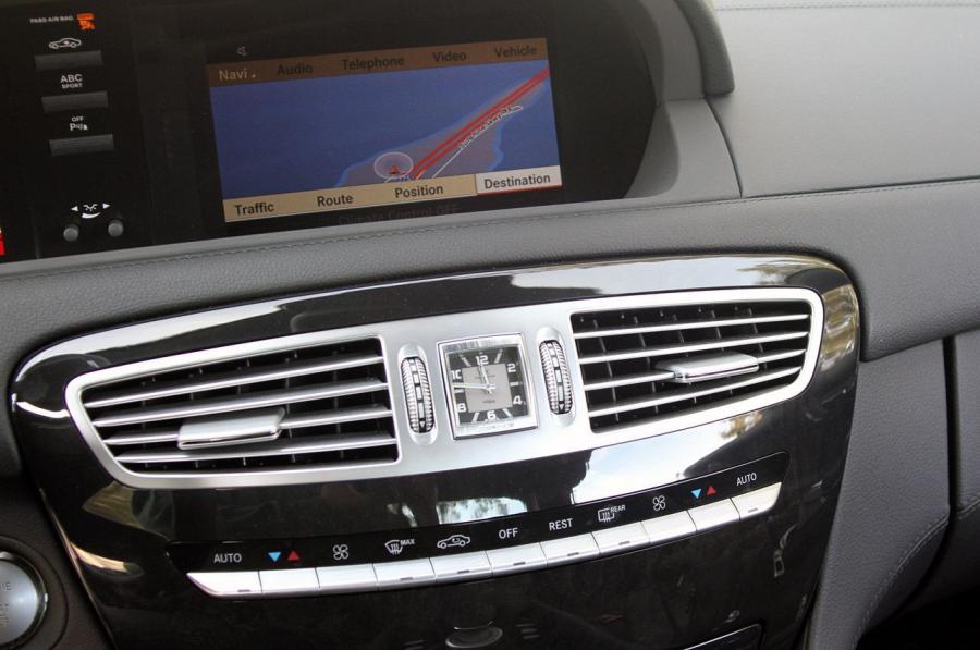  Mercedes-Benz CL63 AMG 2011 года  (фото 31 из 62)